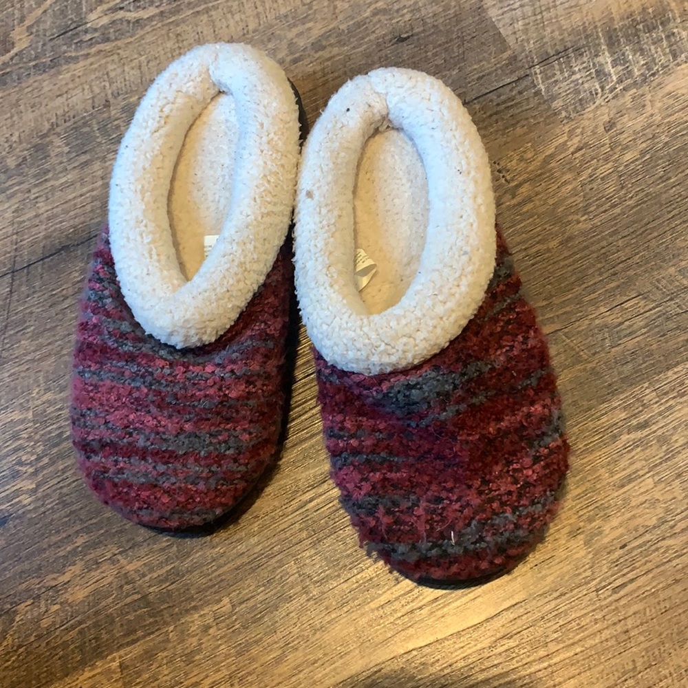 Slippers 7-8 Dearfoam Excellent Condition.